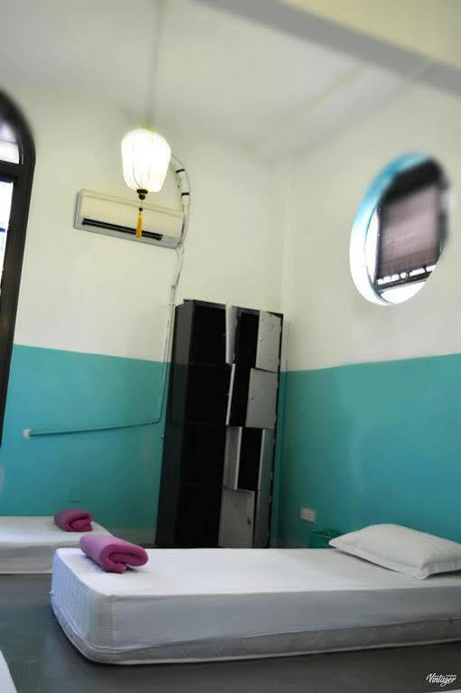 Travel Hub Hostel *